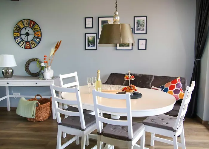 Eifelnest 度假居 *